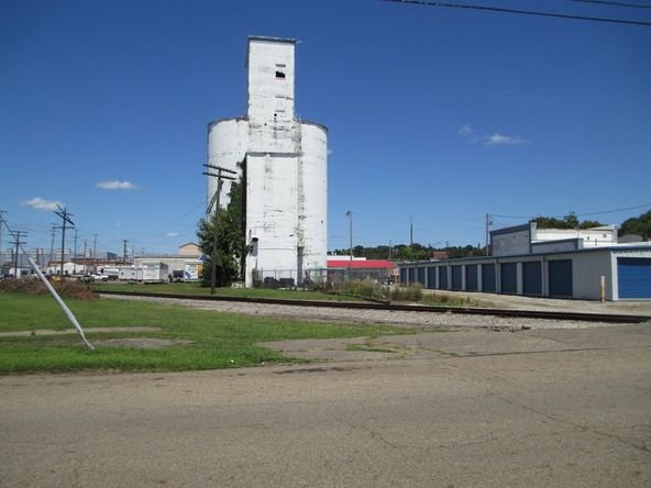 Mount Vernon Hardware and Storage: 310 - 400 Vine Street, Mount Vernon, OH 43050